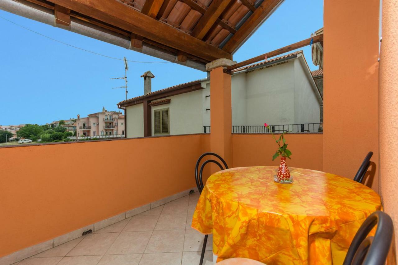 Karmen 1 Apartment Funtana Exterior photo